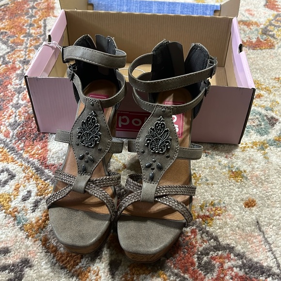 Pop Palm Tree Grey Distress Wedges NWT - Picture 2 of 5